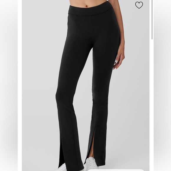 ALO Yoga Pants - ALO 7/8 HIGH WAIST FLUTTER LEGGING